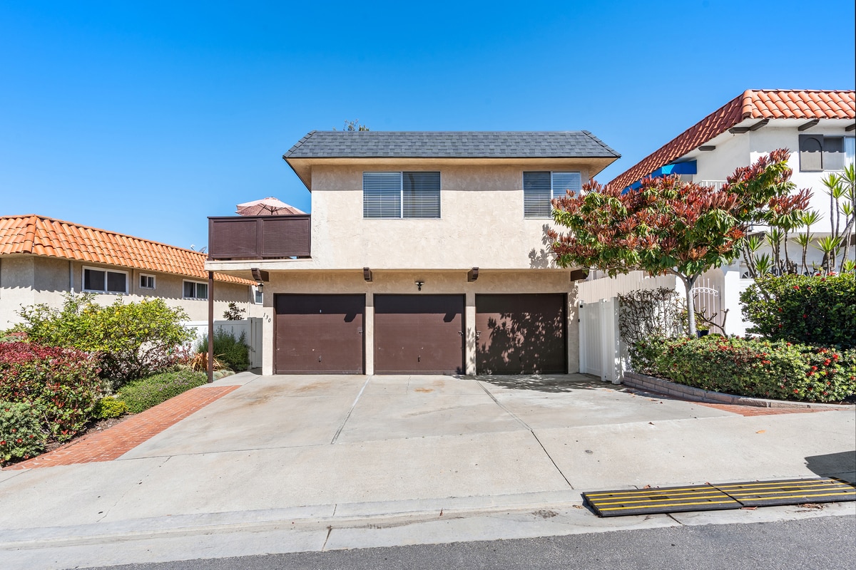 Garage/ Long Driveway! - 130 Avenida Algodon