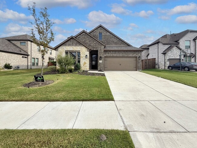 Primary Photo - Gorgeous 4-Bedroom Home in Woodbridge Esta...