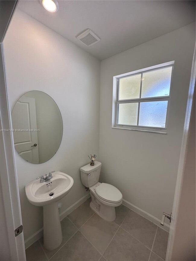 Building Photo - 2627 SE 28 Street