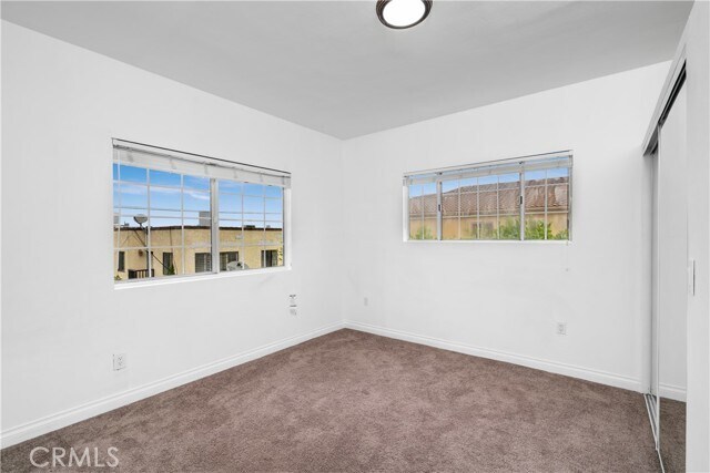 Building Photo - 1229 S Longwood Ave