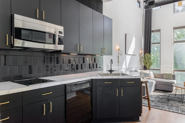 Building Photo - 700 N Graham St