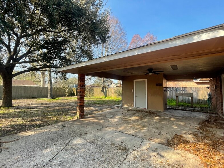 Building Photo - 16602 Morel Ave