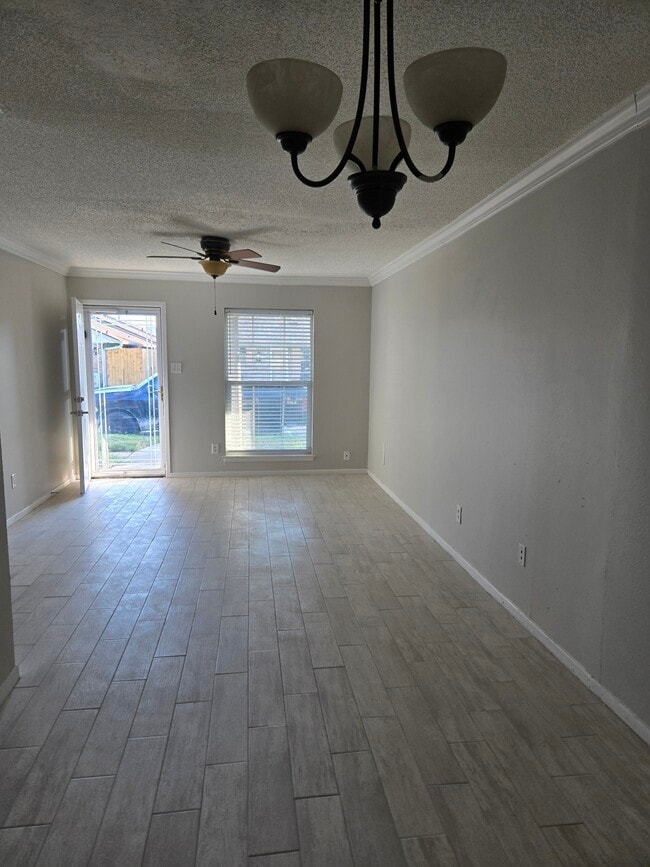 Building Photo - 81 E Tri Oaks Ln