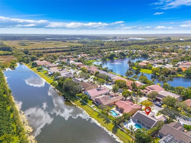 Building Photo - 425 SW 198th Terrace