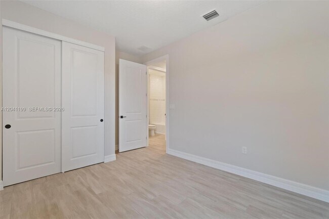 Building Photo - 4546 Cumberland Ter