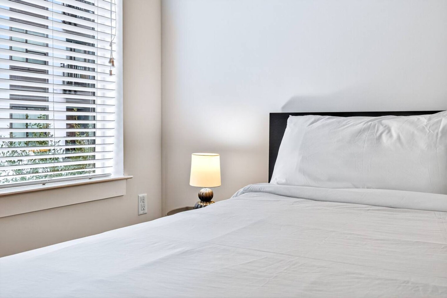 Building Photo - 1001 N Himes Ave