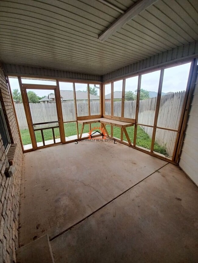 Building Photo - Cozy 2 bedrooms 2 bathroom duplex.