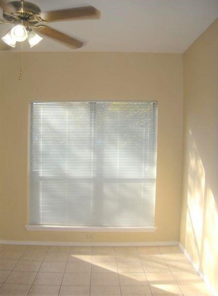 Building Photo - 704 W 21st St