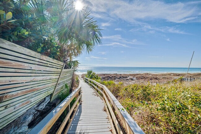 Building Photo - 22022 Front Beach Rd