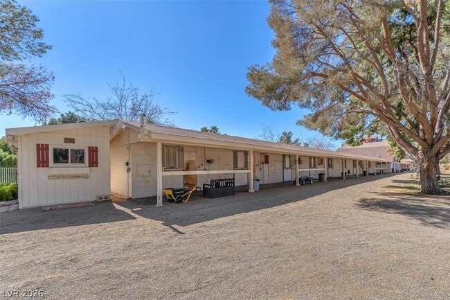 Building Photo - 2868 Vista Del Sol Ave