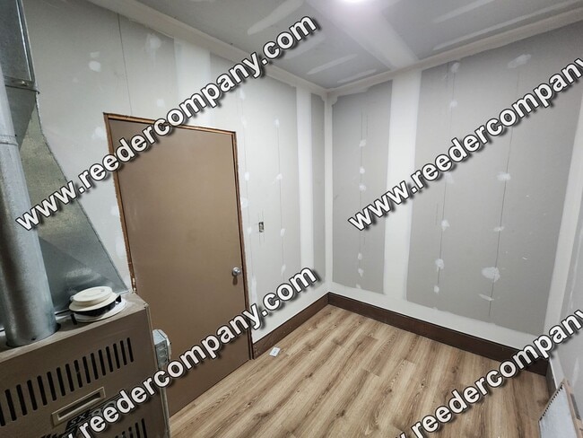 Building Photo - 5008 Baring Ave