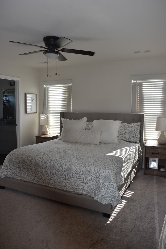 Building Photo - 515 Ashwood St