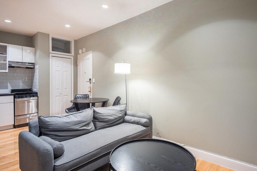 Primary Photo - 20 Avenue A