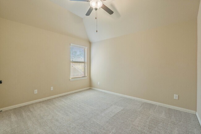 Building Photo - 166 Lindenberry Cir