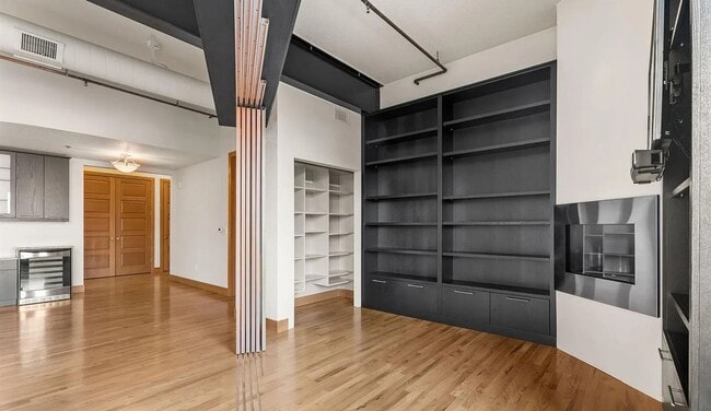 Building Photo - Luxury Old Town Loft in the Prestigious Magnolia Building