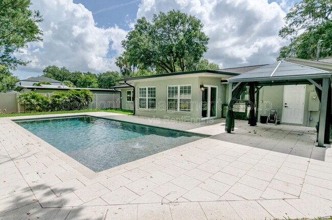 Primary Photo - 2031 Temple Dr