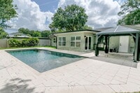 Building Photo - 2031 Temple Dr