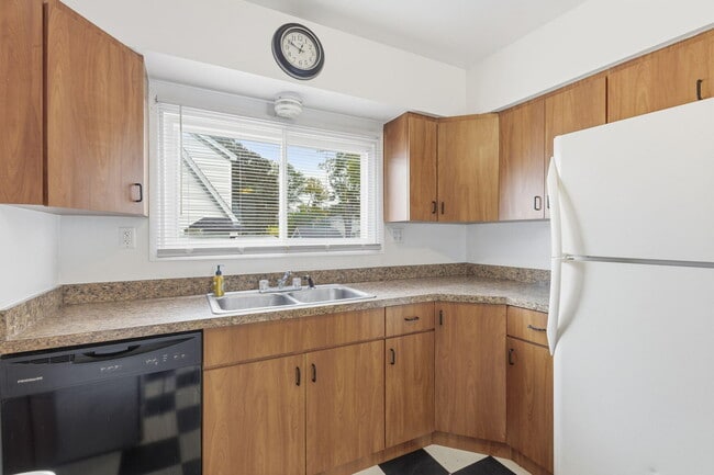 Building Photo - 314 W Muir Ave