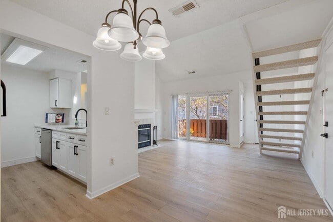 Building Photo - 7518 Tamarron Dr