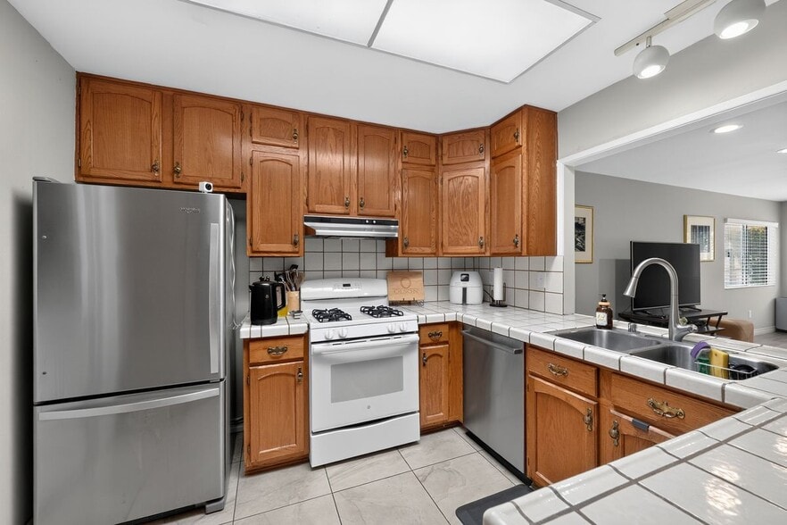 Building Photo - 3151 Magellan St