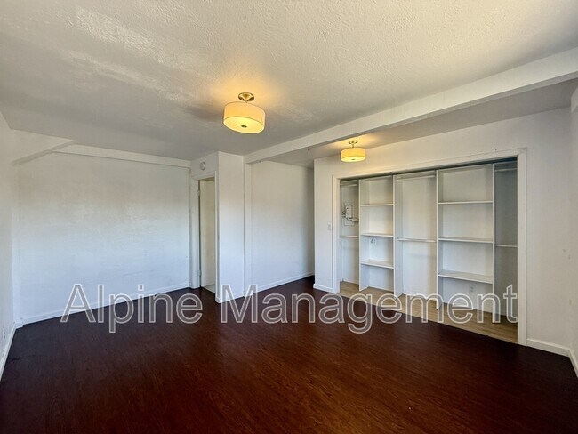 Building Photo - 806 52nd Ave