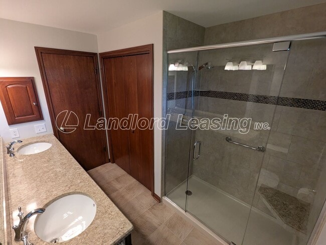 Building Photo - Charming 3-Bedroom Ranch with Spacious Lay...