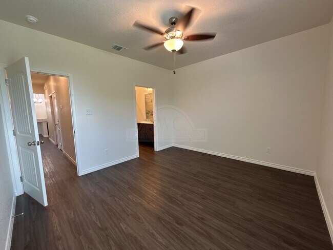 Building Photo - 5110 Rose Gdn Lp