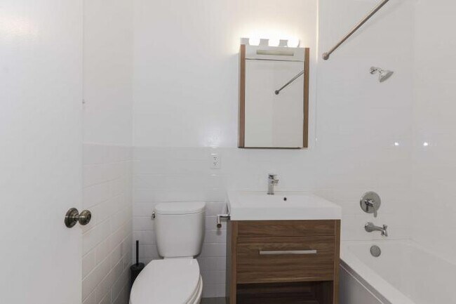 Building Photo - 1 bedroom in San Francisco CA 94118