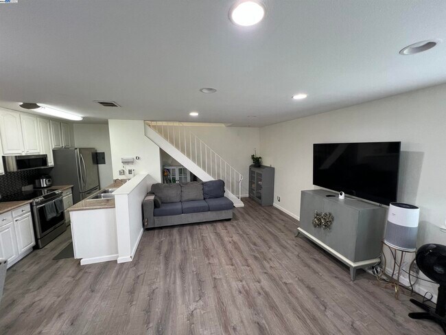 Building Photo - 2221 Partridge Way