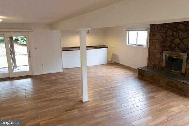 Building Photo - 1212 Forestwood Dr