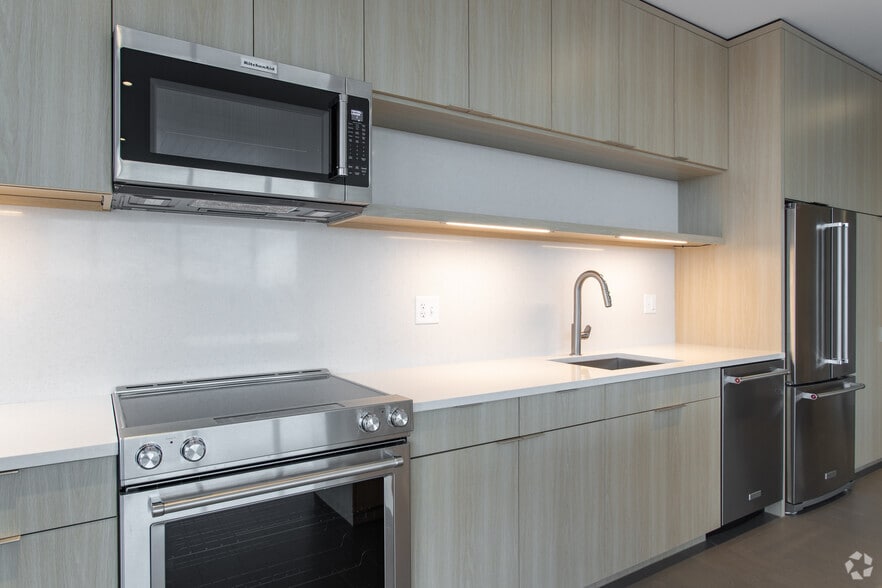 1BR, 1 BA - 986 SF - The Heights at Haverhill