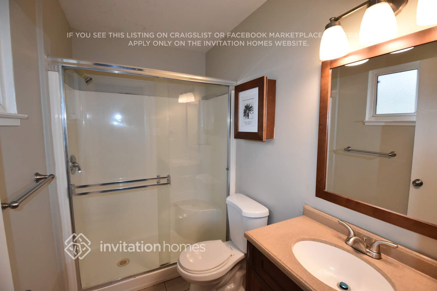 Building Photo - 2365 La Loma Dr