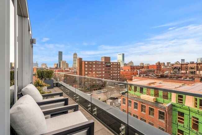Building Photo - 7 E Springfield St
