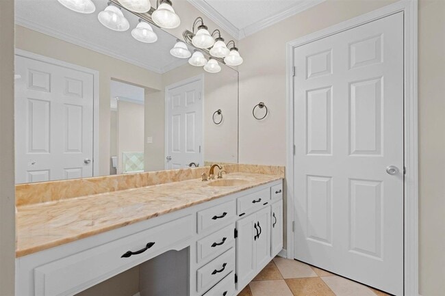 Building Photo - 1745 Ewing Ford Rd