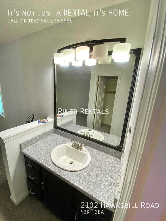 Building Photo - 2102 Hawksbill Rd