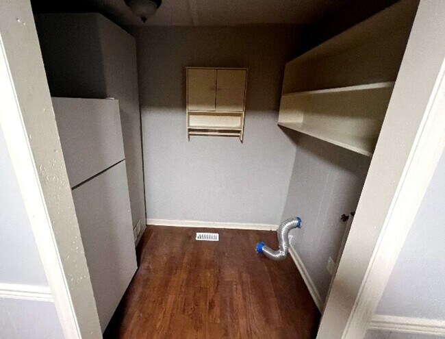 Building Photo - Ready to Rent!