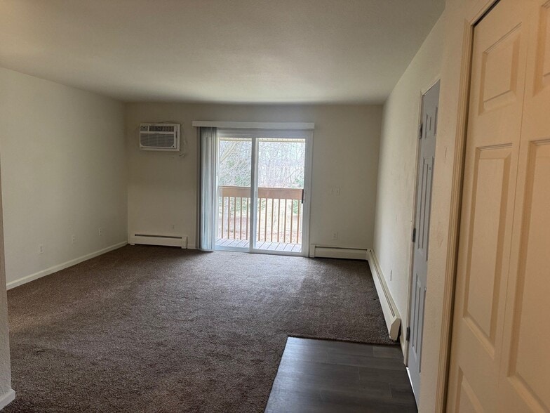 Building Photo - 580 N Main St