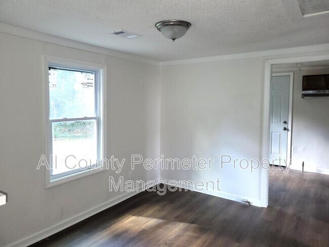 Building Photo - 3716 Piedmont Dr