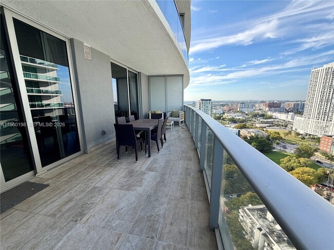 Building Photo - 488 NE 18th St