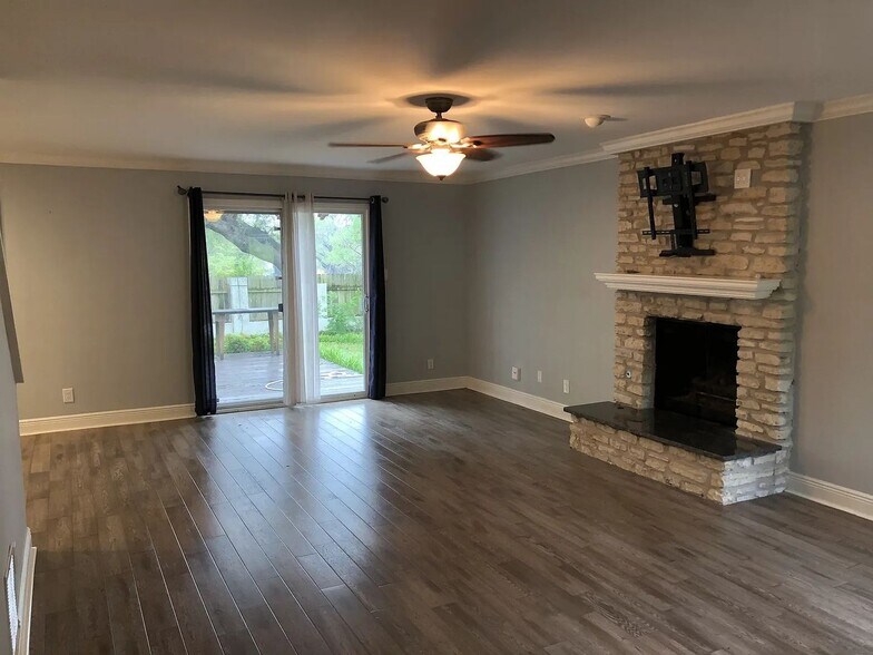 Building Photo - 12014 Trianon Ln