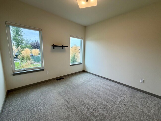 Building Photo - 4503 Tayhill Wy