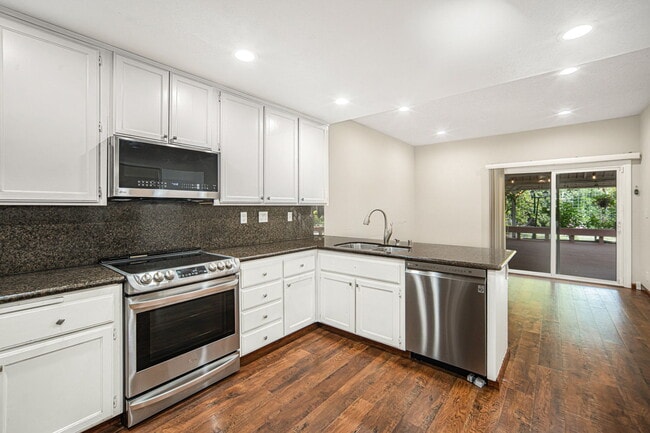 Building Photo - 4560 Benedick Ct