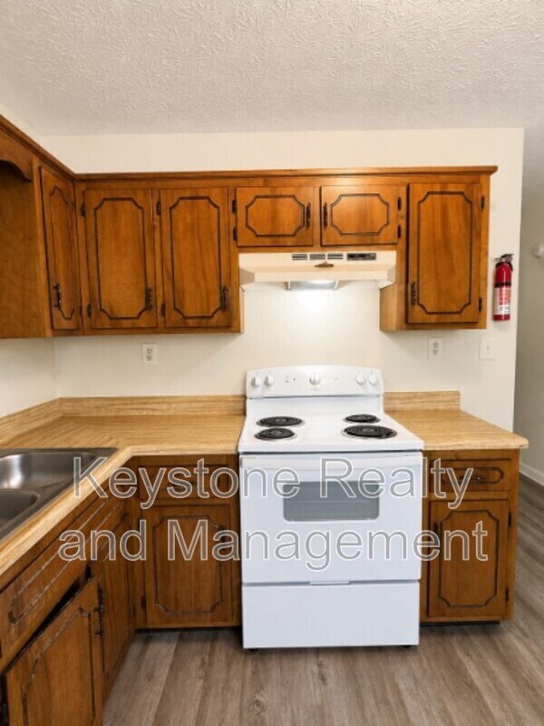 Building Photo - 1375 Thompsonville Ln