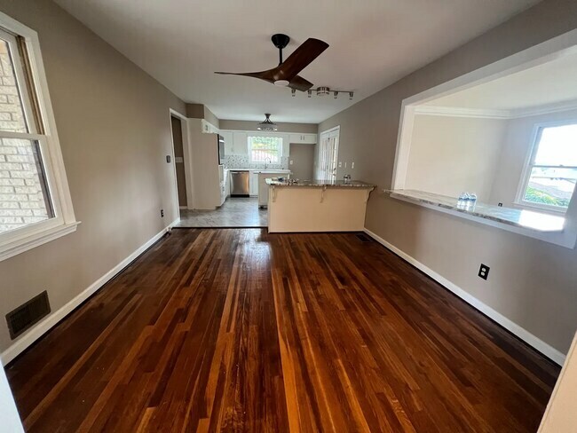 Building Photo - 1451 Snapfinger Rd