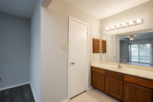 Building Photo - 8319 Wind Willow Dr