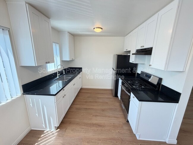 Building Photo - 1311 W Puls St