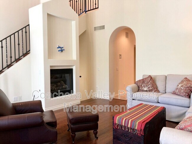 Building Photo - 233 Villorrio Dr E