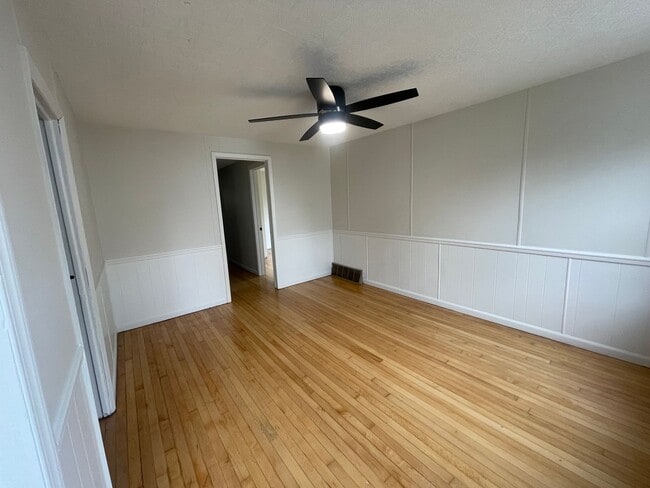 Building Photo - Charming Lower East Side Cottage Steps from Brady Street