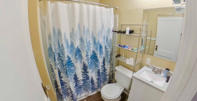 Building Photo - Pet Friendly + Washer & Dryer Included + Off-Street Parking! Available August 5th!