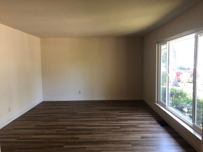 Building Photo - Gorgeous 4 Bedroom El Dorado Hills Home on Private Cul-De-Sac!